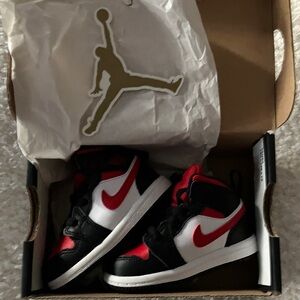 Jordan Toddler High-Top Sneakers in Black/Red/White